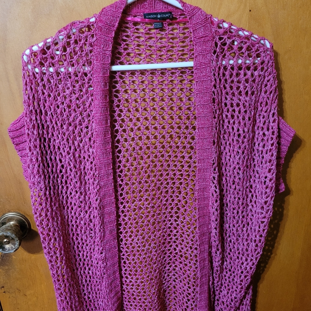 Maison Coupe crocheted sleeveless sweater with 2 fabulous pockets in front